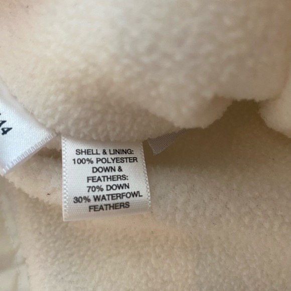 Ann Taylor Loft. Size petite medium puffer vest. Down feathers! - Picture 5 of 5